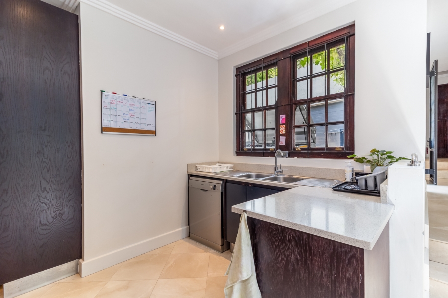 5 Bedroom Property for Sale in Hoog En Droog Western Cape